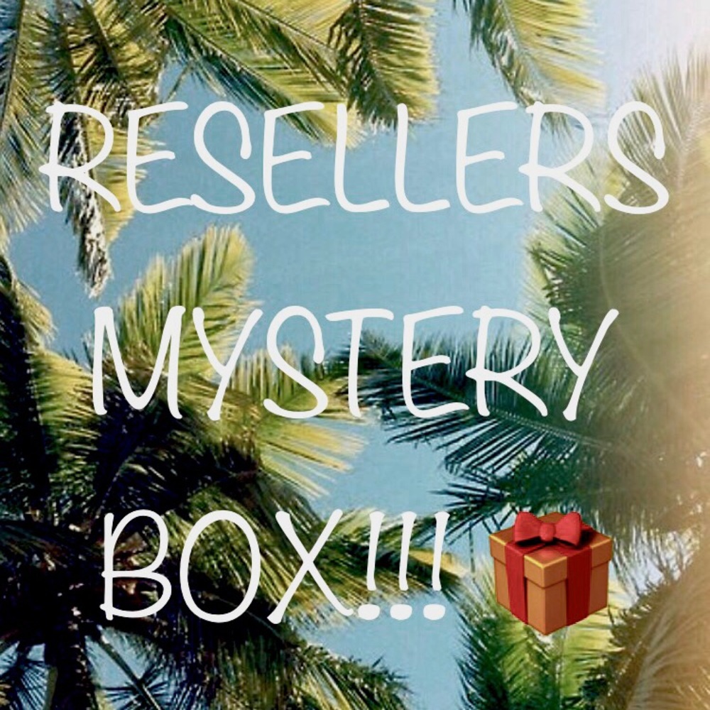 8 item woman’s mystery box!!!